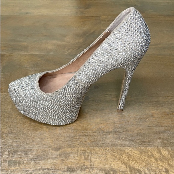 Steve Madden Dyvinal Silver Pewter Studded Embellished Platform High Heels - Picture 4 of 10